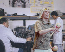 Dr Bez surprises engineers by insisting that the anti-roll bar be a 'loose fit'