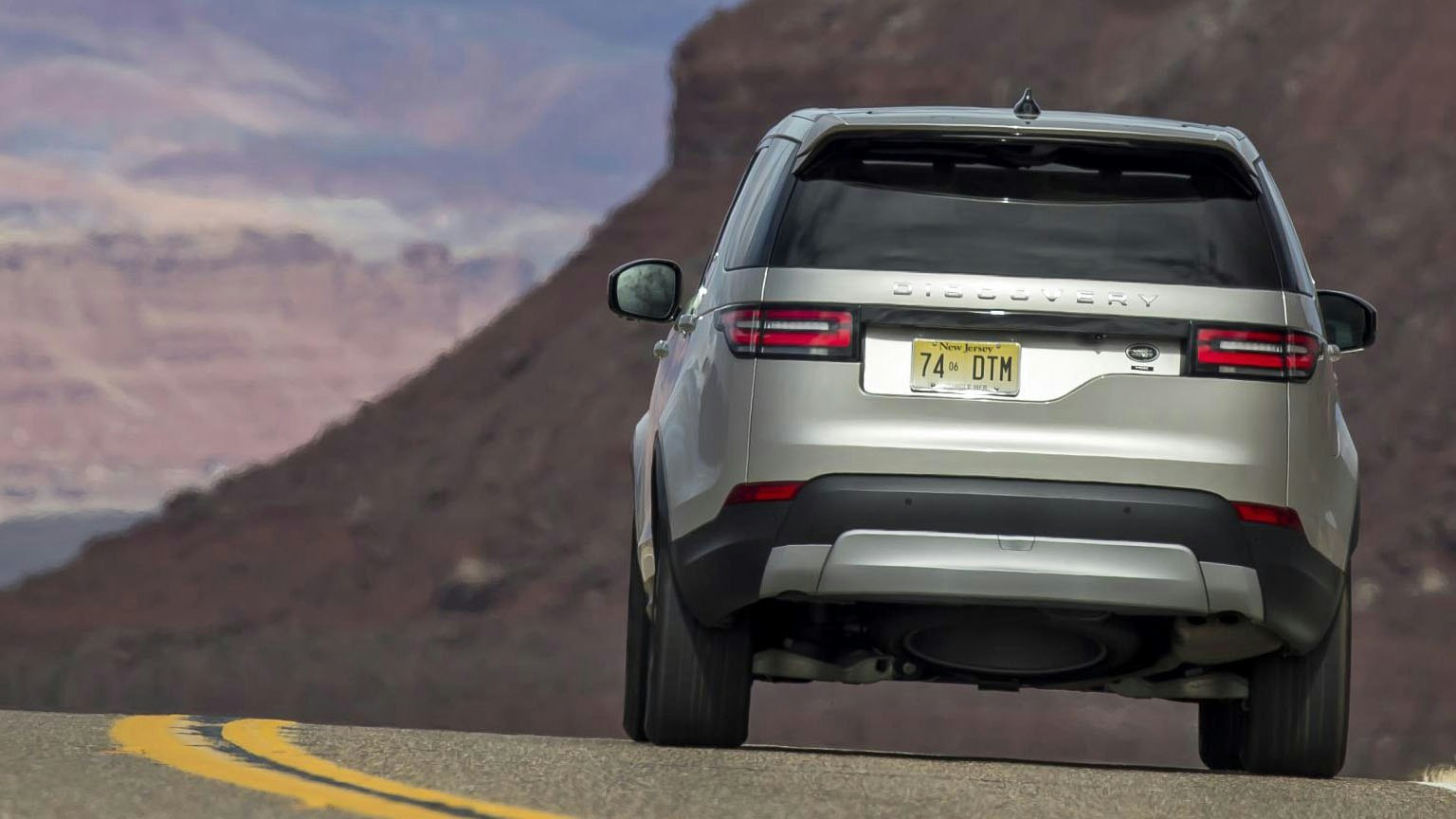 Land Rover blames latest job losses on that bloody Discovery number ...